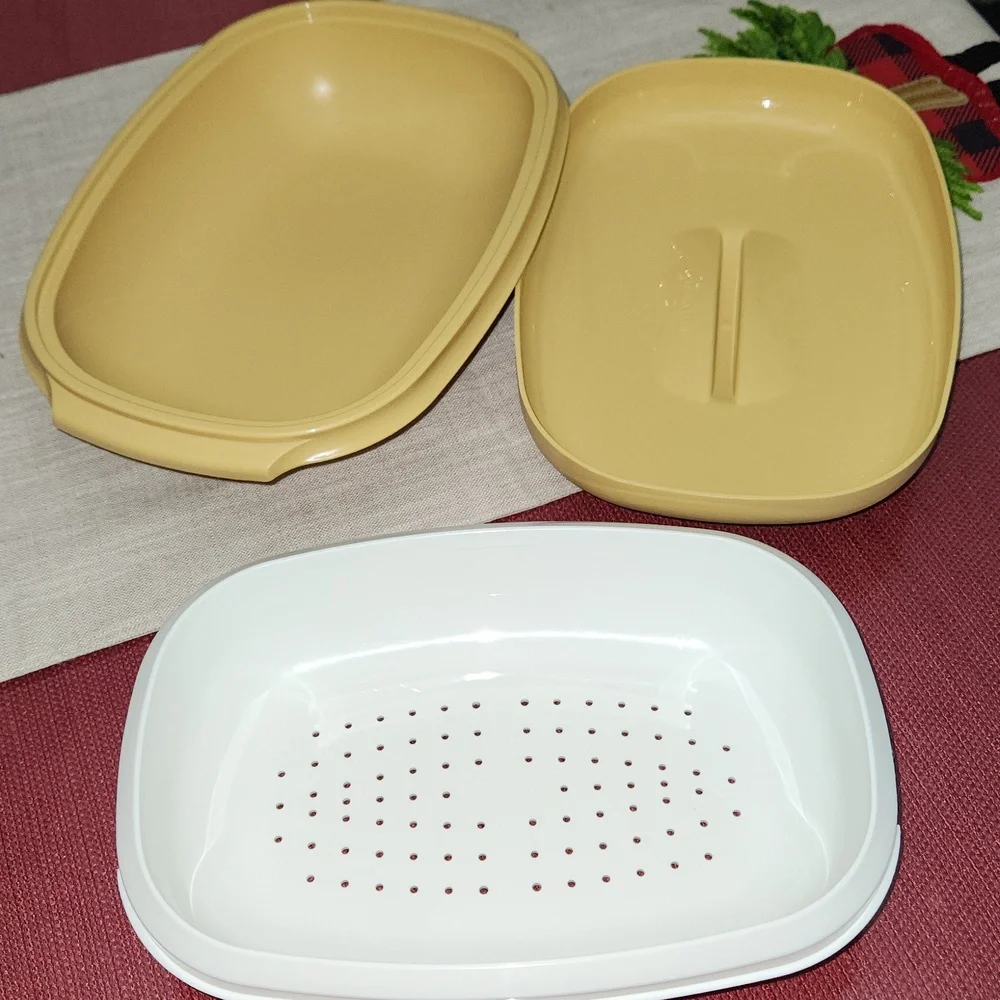 Vintage Tupperware 3-piece microwave steamer in Harvest Gold